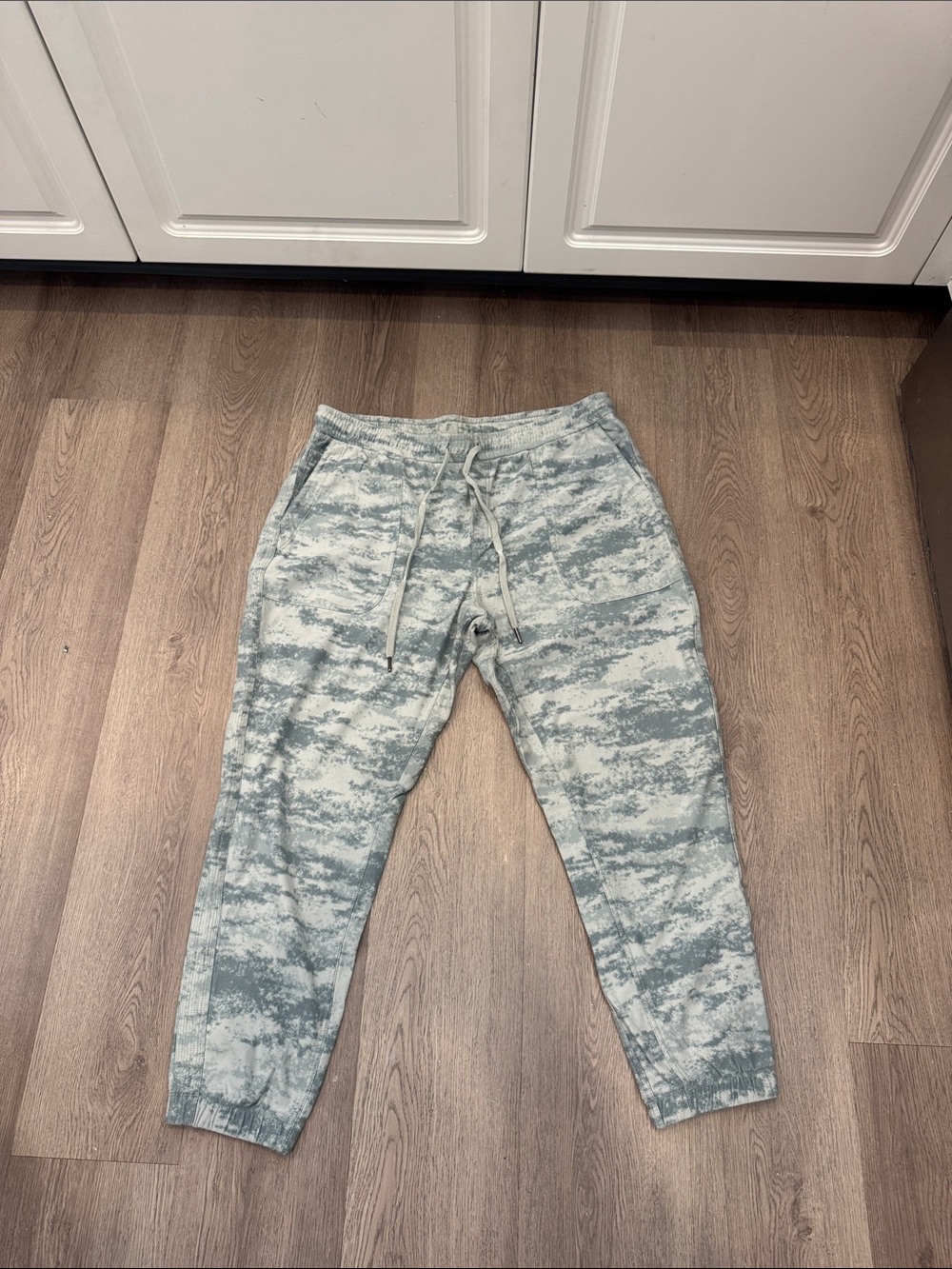 Athleta Women's Light Blue Gray Camouflage Sweatpants